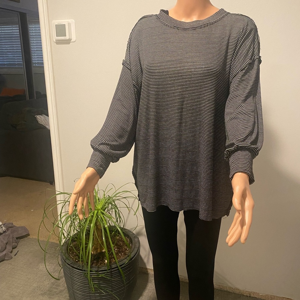 Cathy Jean Gray Oversized Sweatshirt. Great use condition